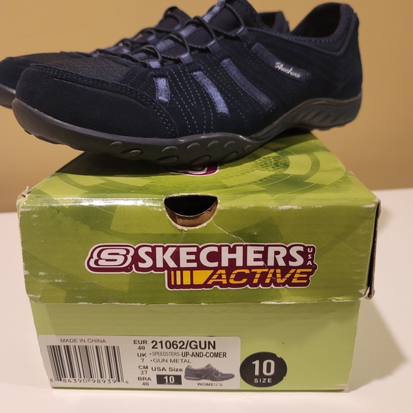 New Skechers Size 10 - Picture 3 of 7